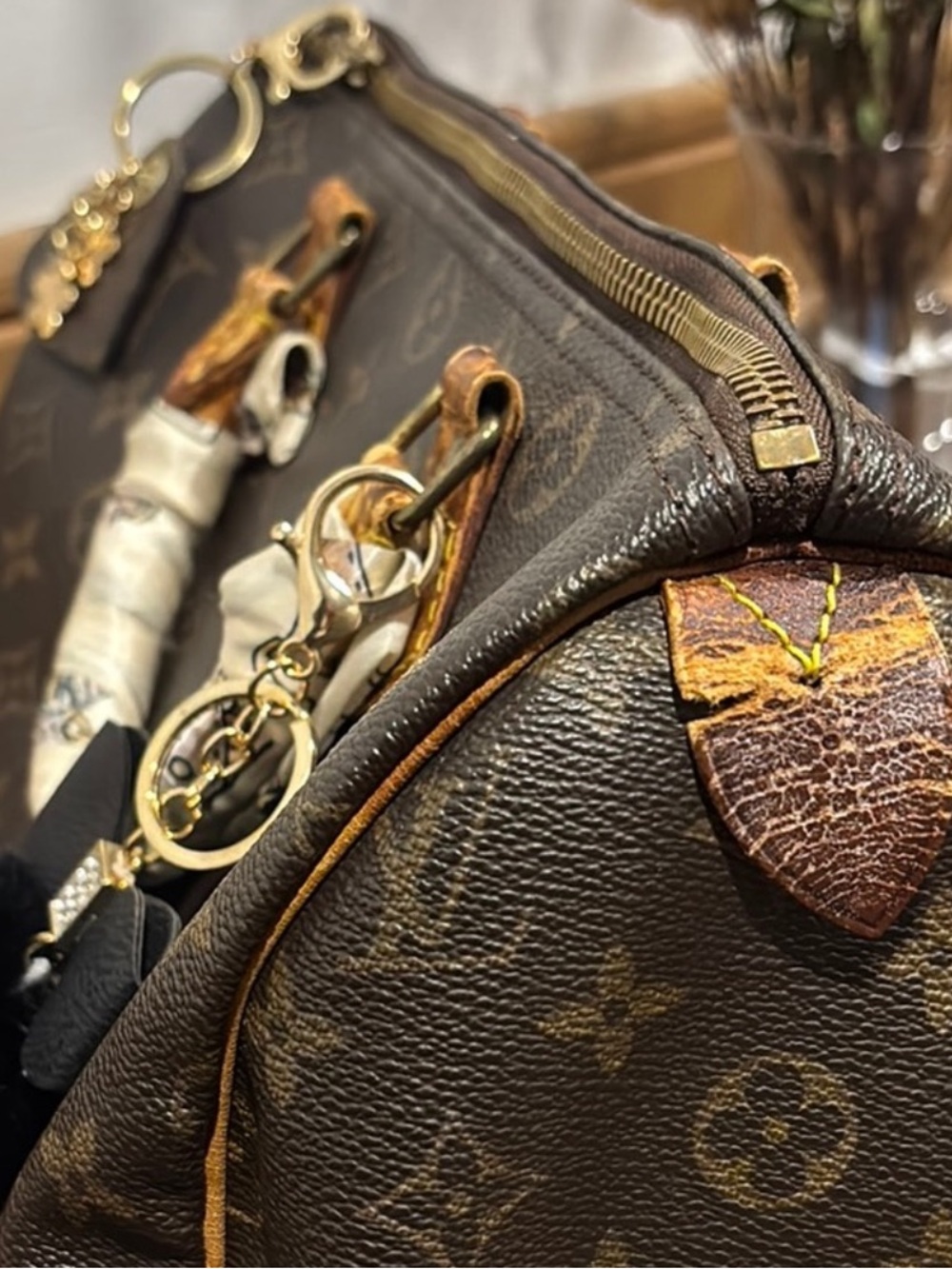 Louis Vuitton Monogram Speedy 30 Handbag - Picture 6 of 13